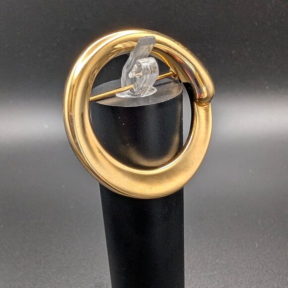 Monet Swirling Brooch in Gold Tones - Vintage - Picture 2 of 6